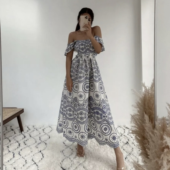 LAST ONE! ZARA EMBROIDERED MIDI DRESS WHITE & BLUE - Picture 9 of 17